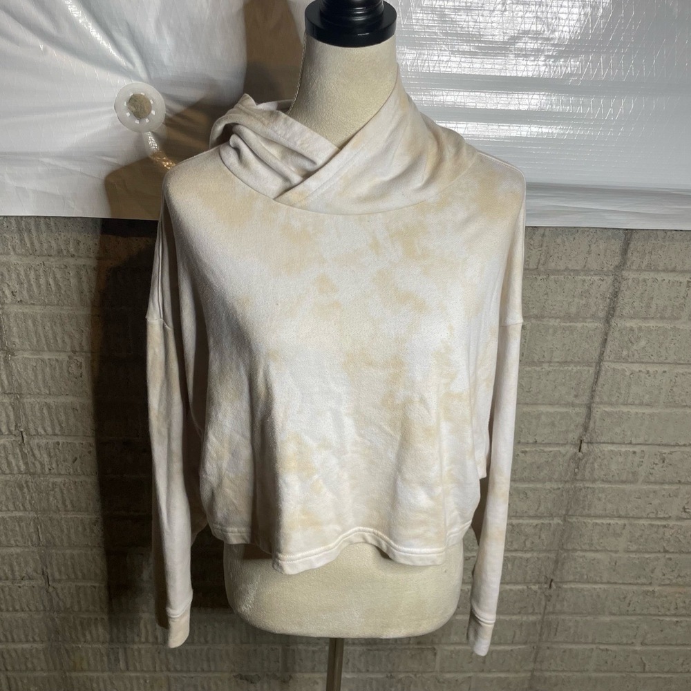 Fabletics Tan Tie Dye Long Sleeve Hood Cropped‎ Sweatshirt Size Medium